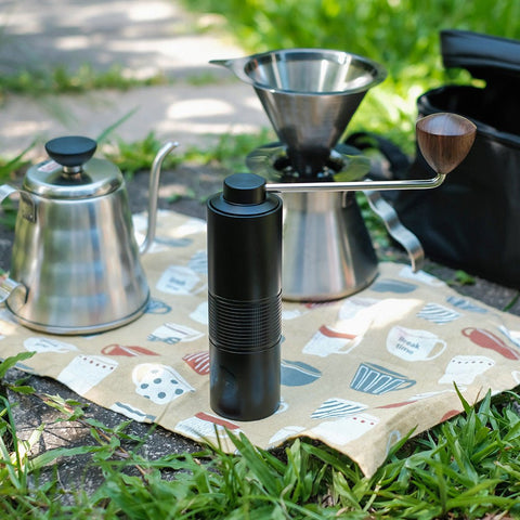 Hario Kabuto Coffee Grinder - Kakaw