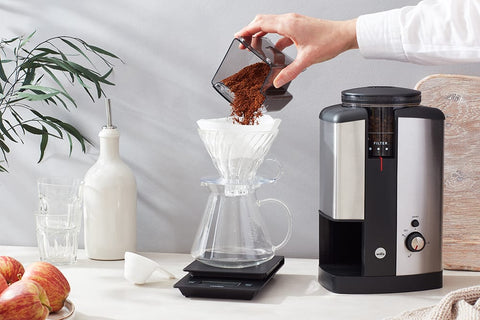 Wilfa Svart Coffee Grinder (Silver) + Hario Drip Kettle Air - Kakaw
